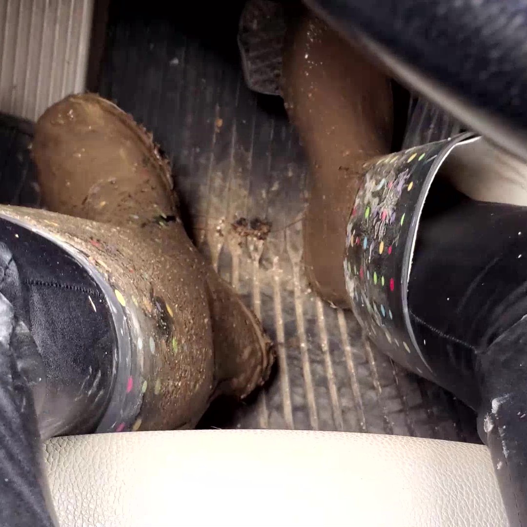 Jewels Muddy Rain Boots BMW Startup & Park – Quickie